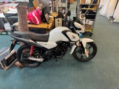 Honda CB125F Motorbike Reg: LD22 YGW