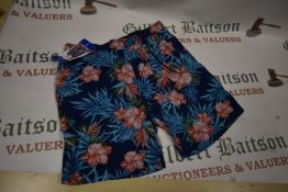 *Kirkland Men’s Hawaiian Swim Shorts Size: L