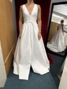 *Jesus Peiro of Barcelona No.211 Roxanne Wedding Gown Size: EU 42