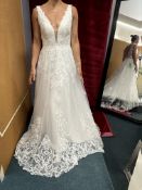 *Elena Ferrara Arlo Ivory Wedding Gown RRP: 1400