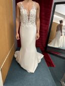*Elena Ferrara Megan Crepe & Lace Applique Wedding Gown in Ivory 7 Silver Size: 12 RRP: £1800