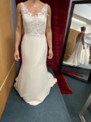 *Elena Ferrara Jazmin Ivory & Silver Lace Appliques on Crepe Wedding Gown Size: 12 RRP: £1850