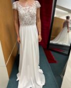 *Elena Ferrara Peony Blossom Wedding Gown Size: 12 Size: £2300