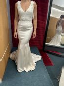 *Elena Ferrara Sienna Faux Silk & Lace Wedding Gown Size: 10 RRP: £2250