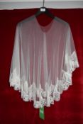 *Joyce Jay Lace Cape Veil One Size RRP: £180