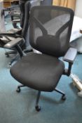 *Black Mesh Back Swivel Office Chair