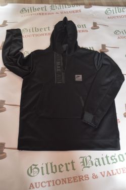 8662 - Designer Clothing and Footwear, General Household Effects, Modern and Traditional Furniture