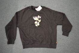 *Levi’s Lady’s Sweatshirt Size: L