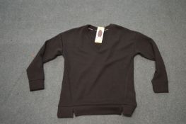 *Marc Black V-Neck Jumper Size: S