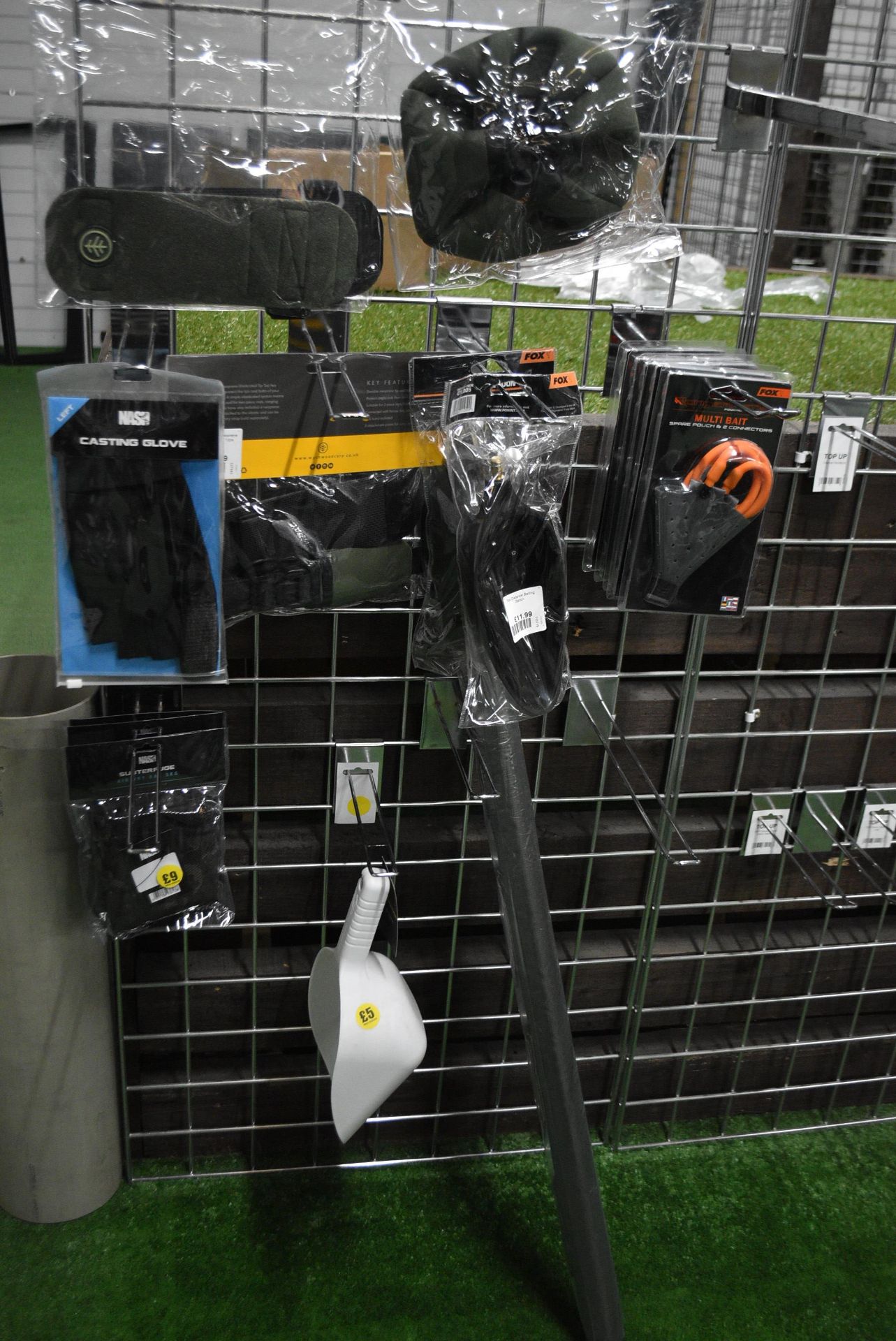 * Multi Bait Casting Glove, Rod Sleeve, etc. (Wychwood Reel Pouch, Tip Top Treble, 10ft Sleeve, - Image 3 of 3