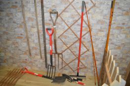 *Terracotta Plant Pots, plus Vintage & New Gardening Tools