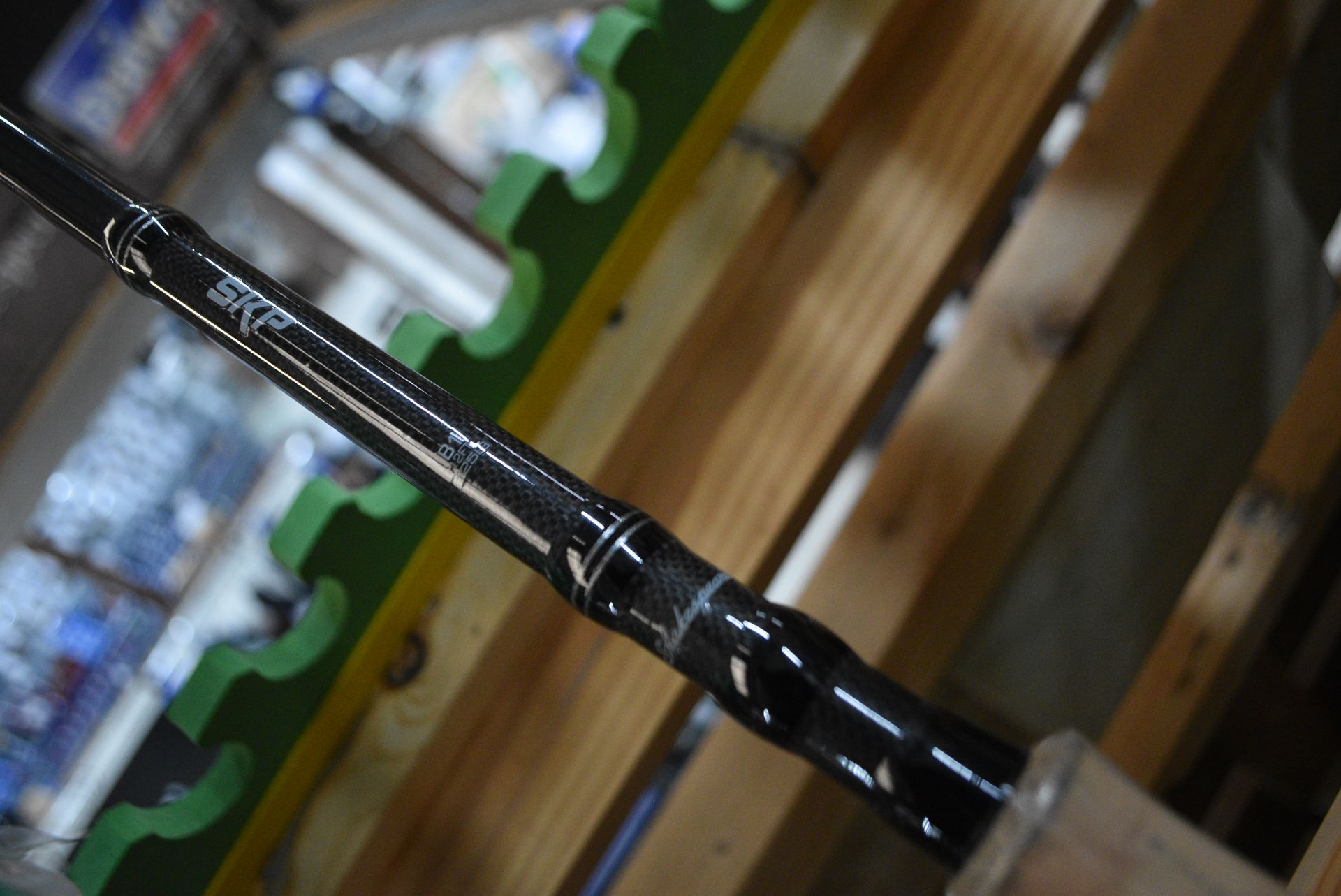 *Shakespeare B1 Specimin Rod 12ft 2.25Lbs RRP: £69.99 - Image 3 of 3