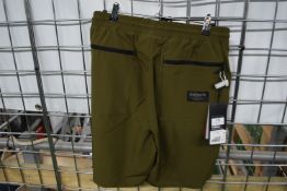 *Trakker Tech Pro Shorts Size: L