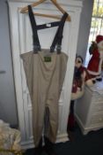 Orvis Rod & Tackle Chest Waders Size: 9