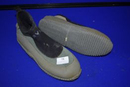 Pair of Orvis Neoprene Slip-On Shoes Size: 9