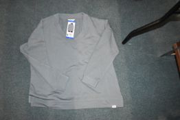 *Orvis Lady’s Fleece V-Neck Top Size: L