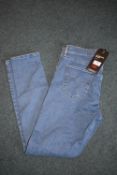 *Levi’s 311 Shaping Skinny Jeans Size: 33x32