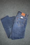*Levi’s 502 Blue Denim Jeans Size: 33x32
