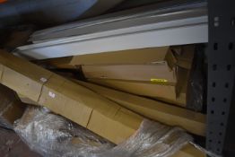 *Pallet of Assorted Light Fittings (salvage)