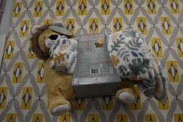 *Snuggle Me Too 2pc Plush Blanket and Lion