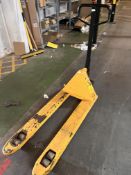 *550x1100 2-ton Pallet Truck with Twin Load Rollers