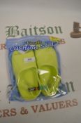 Pair of 32 Degrees Cool Youth Cushion Sliders Small 10 - 11 Yellow