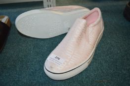 Pair of Juicy Couture Deck Shoes Size: 5