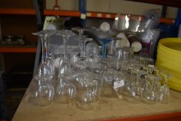Quantity of Assorted Disposable Takeaway Containers and Glasses