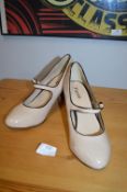 Pair of Fiore Lady's Shoes Size: 5