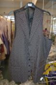 *Gent’s Black & White Design Waistcoat Size: 46?