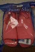 32 Degrees Cool Kid’s Pink Cushion Sliders Size: L 1-2