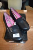 *Pair of Shoooz Lady’s Black Shoes Size: 6