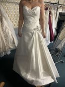 *Pronovias Ivory Wedding Dress Size: 10 RRP: £1400