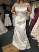 *Amanda Wyatt Satin Fishtail Wedding Gown Size: 6 RRP: £999