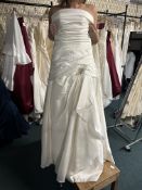 *Venus Bridal Ivory Wedding Dress Size: 6 RRP: £699