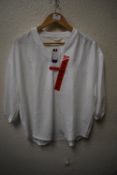 *Weatherproof Vintage White V-Neck Top Size: M