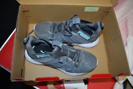 *Tuluma Soft Feel Plus Grey Shoes Size: 4 (preworn)