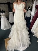 *Moulee Collection Ivory Wedding Gown Size: 12
