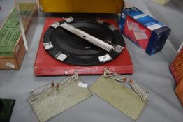 Hornby O Gauge No. 2 Turntable plus Tinplate Level Crossing