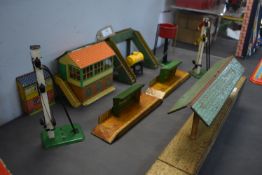 Ten O Gauge Trackside Buildings and Scenery Items