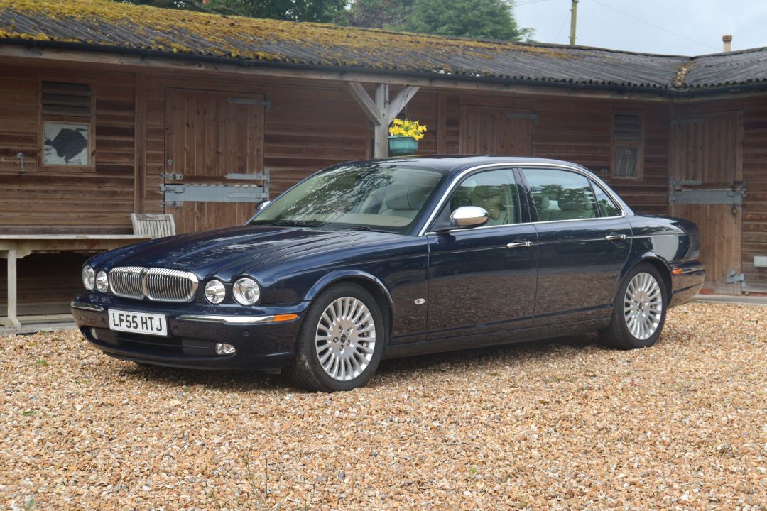 2006 Daimler Super Eight - Image 1 of 3