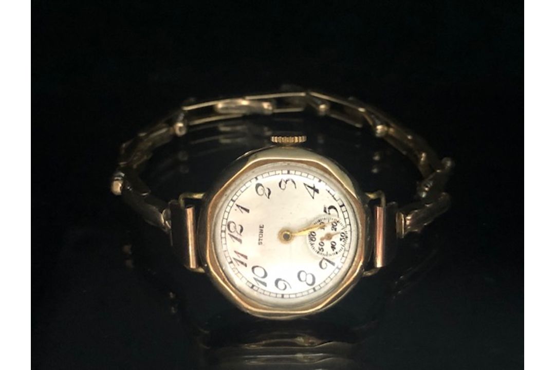 9ct gold cased round faced ladies watch, by Stone, on an expanding bracelet - Image 1 of 6