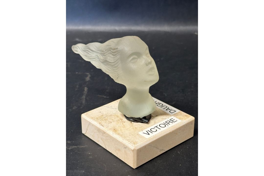An Art Deco Speed Girl or Victoire glass car accessory mascot , mounted on base, unknown - Image 1 of 2