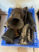 A tray of bulb horns and Klaxon horn.
