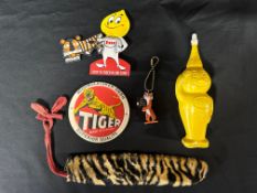 A quantity of Esso promotional items including a Mr. Drip Handy Oil, tiger in your tank keyrings,