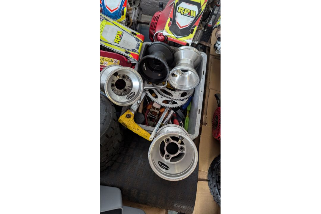 Quantity of go kart components to include: - Image 10 of 15