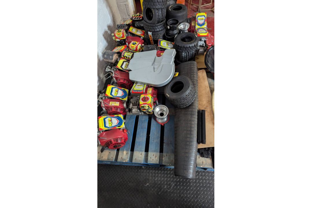 Quantity of go kart components to include: - Image 13 of 15