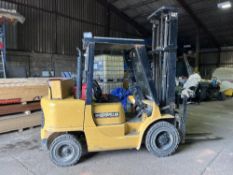 Caterpillar 30 DP30K diesel engine ride on forklift truck
