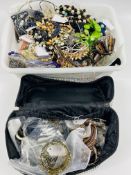 Quantity of costume jewellery