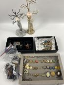 Quantity of costume jewellery